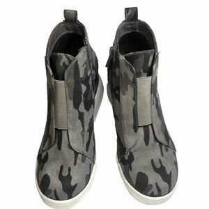 Mia Kids Boots Girls Sz 3  Camo Print With Lift Heels